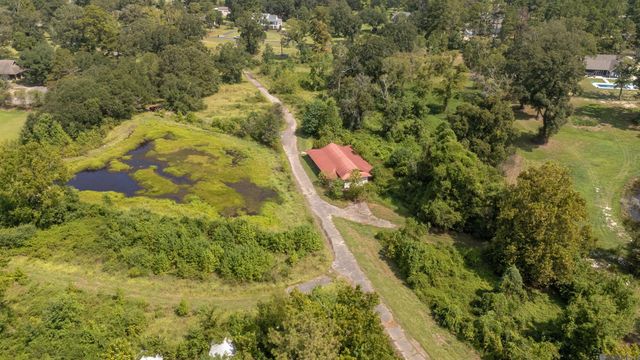 13086 Triple B Rd, Greenwell Springs, LA 70739