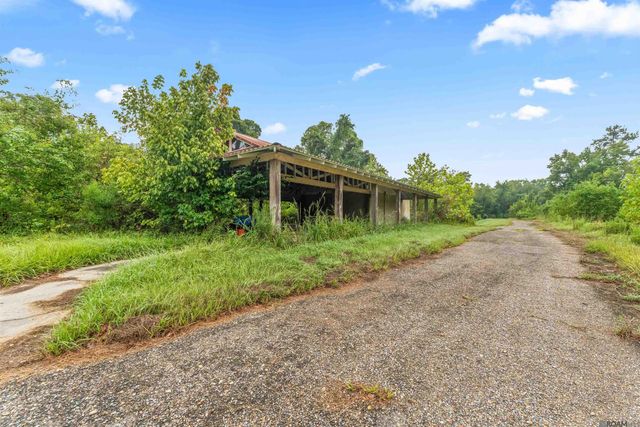 13086 Triple B Rd, Greenwell Springs, LA 70739