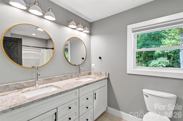 43 Clinchfield Gap Road, Marion, NC 28752