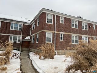128 Canaan Ct Bld 82 Court 18, Stratford, CT 06614