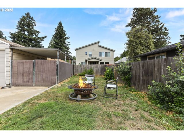 4025 Se LLEWELLYN St, Milwaukie, OR 97222