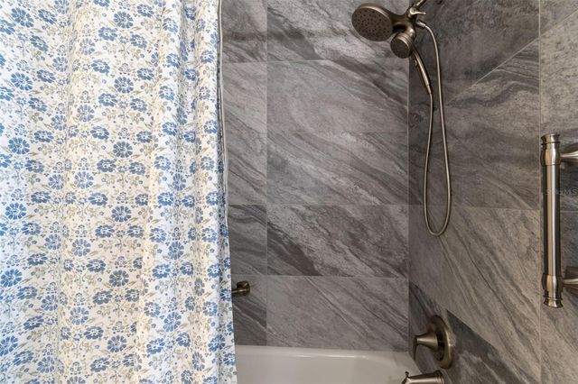 3301 BLACK GUM COURT, Tampa, FL 33618