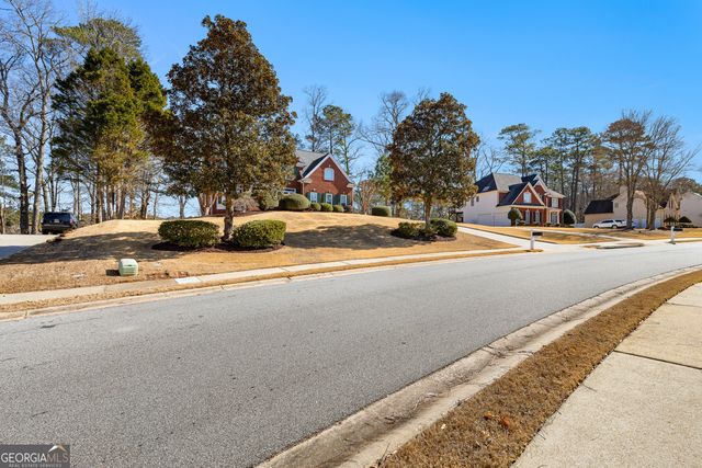 225 Hidden Lake Drive, Fayetteville, GA 30215