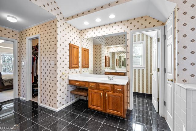 225 Hidden Lake Drive, Fayetteville, GA 30215