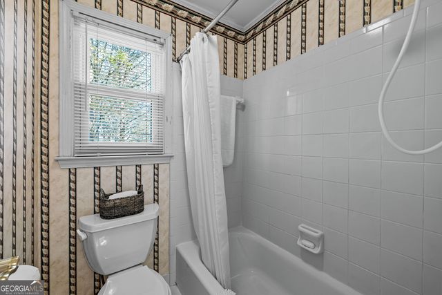 225 Hidden Lake Drive, Fayetteville, GA 30215