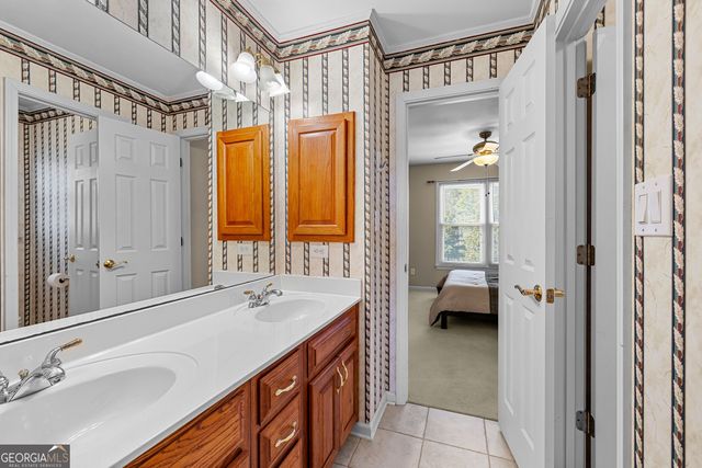 225 Hidden Lake Drive, Fayetteville, GA 30215