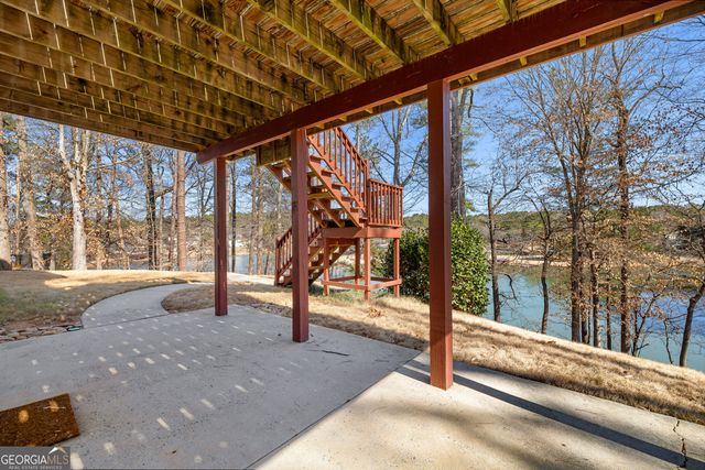 225 Hidden Lake Drive, Fayetteville, GA 30215