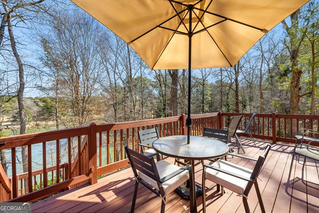 225 Hidden Lake Drive, Fayetteville, GA 30215