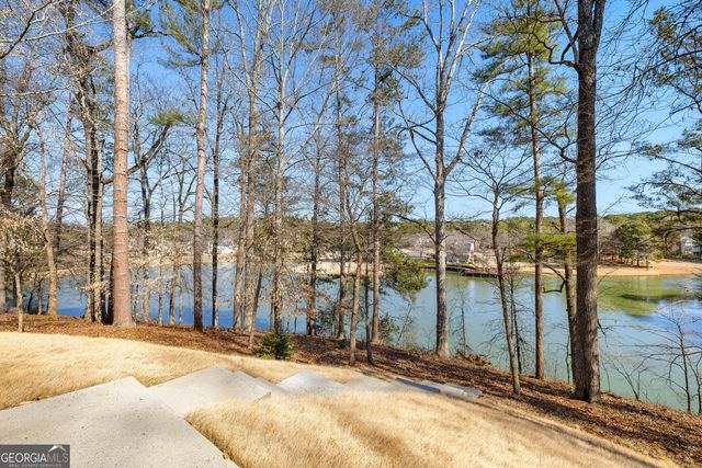 225 Hidden Lake Drive, Fayetteville, GA 30215