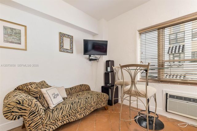 255 W 24th Street 208, Miami Beach, FL 33140