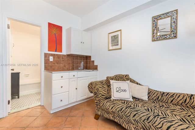 255 W 24th Street 208, Miami Beach, FL 33140