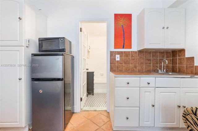 255 W 24th Street 208, Miami Beach, FL 33140