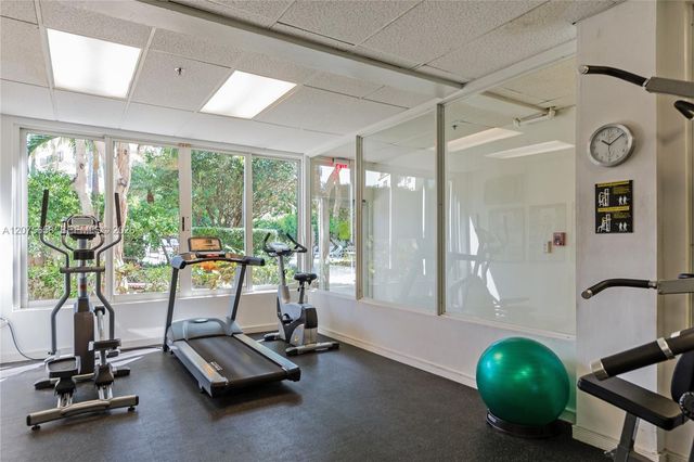 255 W 24th Street 208, Miami Beach, FL 33140