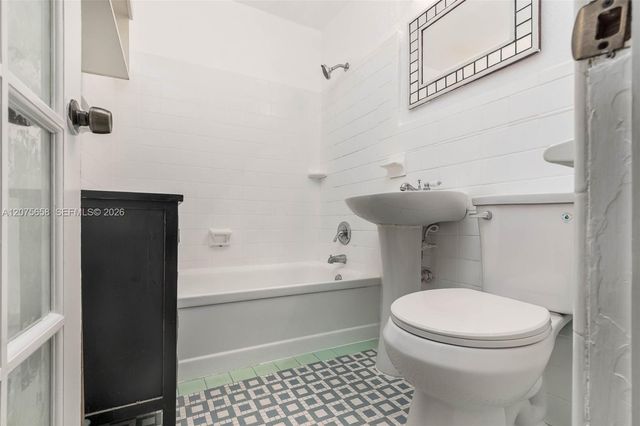 255 W 24th Street 208, Miami Beach, FL 33140