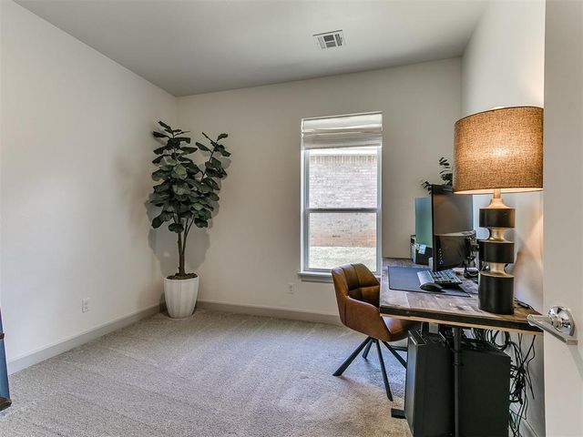 9052 NW 144th Street, Yukon, OK 73099