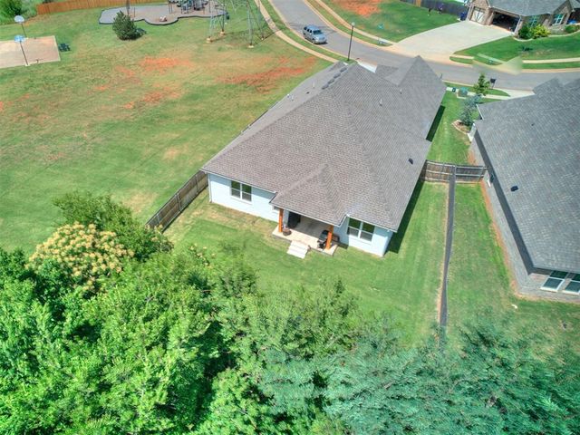 9052 NW 144th Street, Yukon, OK 73099