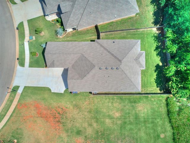 9052 NW 144th Street, Yukon, OK 73099