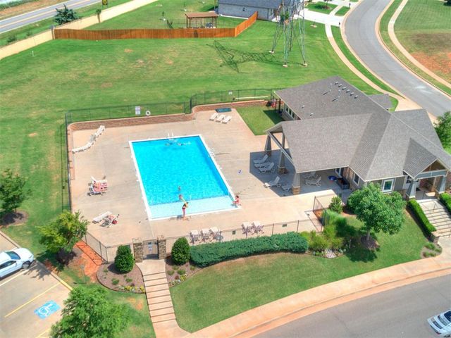 9052 NW 144th Street, Yukon, OK 73099