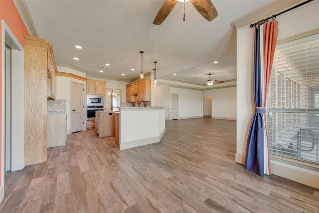 2921 W Alamosa Drive, Terrell, TX 75160