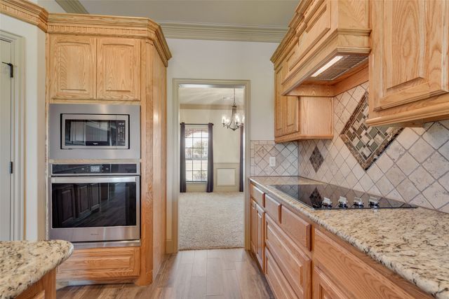 2921 W Alamosa Drive, Terrell, TX 75160