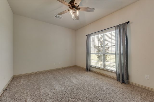 2921 W Alamosa Drive, Terrell, TX 75160