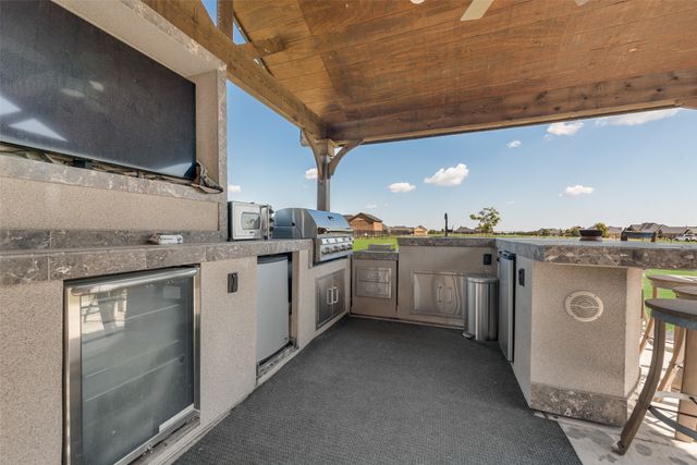 2921 W Alamosa Drive, Terrell, TX 75160