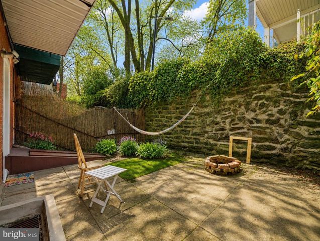 4320 SPRUCE ST, Philadelphia, PA 19104