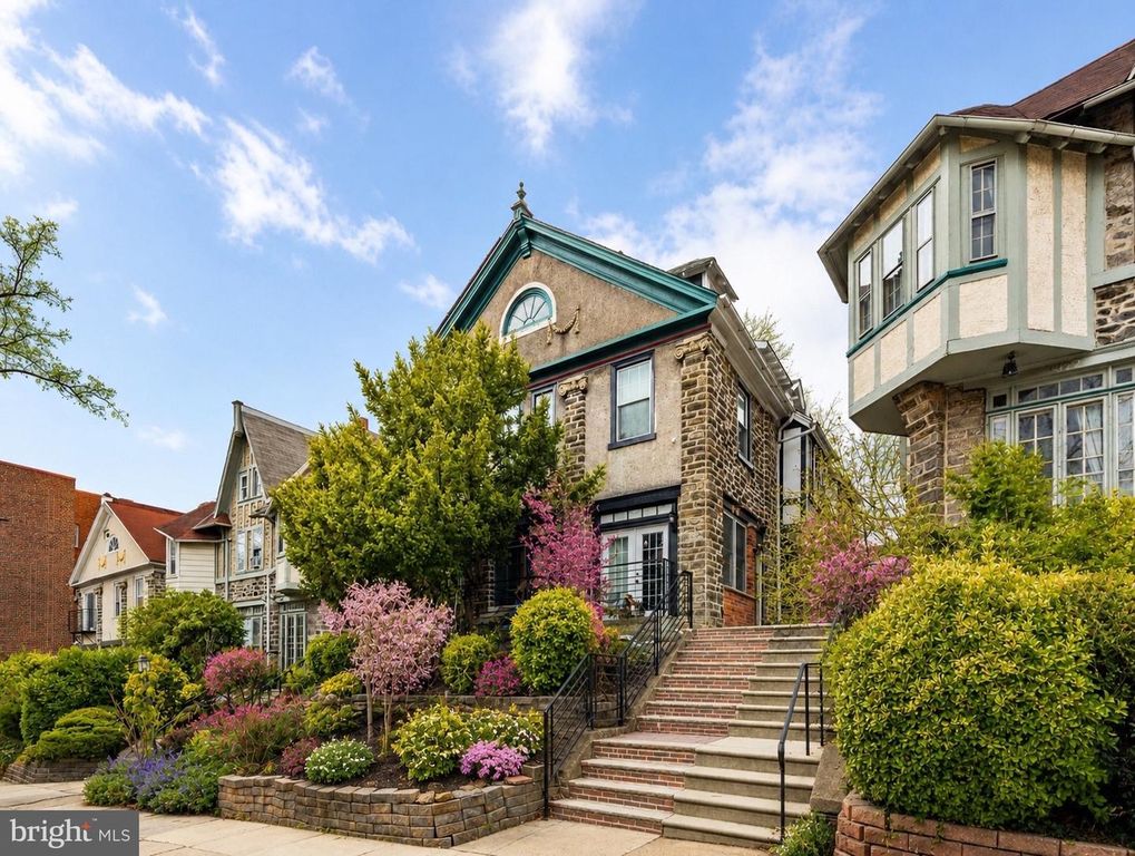 4320 SPRUCE ST, Philadelphia, PA 19104