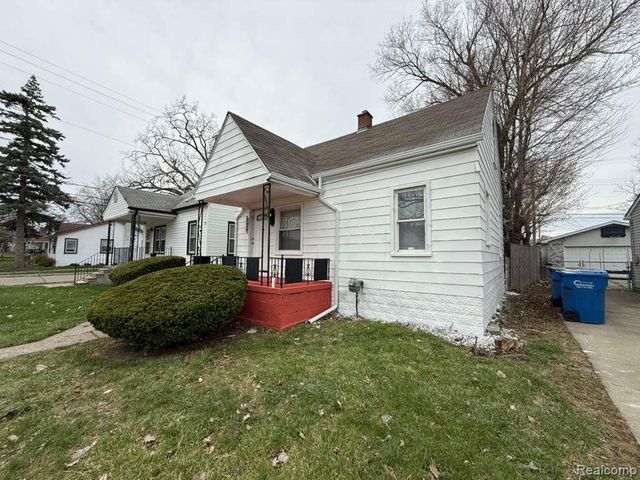 8209 Orchard Avenue, Warren, MI 48089