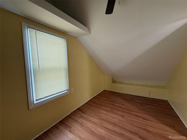 8209 Orchard Avenue, Warren, MI 48089
