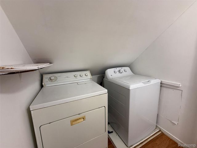 8209 Orchard Avenue, Warren, MI 48089