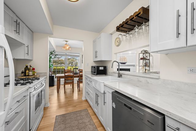 1376 Longacre Lane, Wheeling, IL 60090