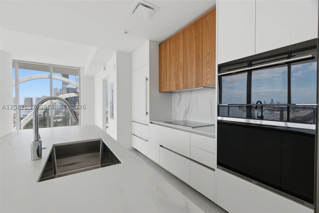 1400 Biscayne Blvd 1801, Miami, FL 33132