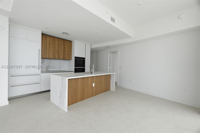 1400 Biscayne Blvd 1801, Miami, FL 33132