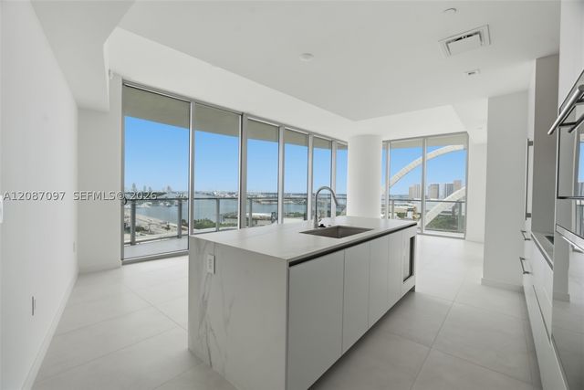 1400 Biscayne Blvd 1801, Miami, FL 33132