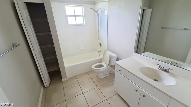 207 E 8th ST, Lehigh Acres, FL 33972