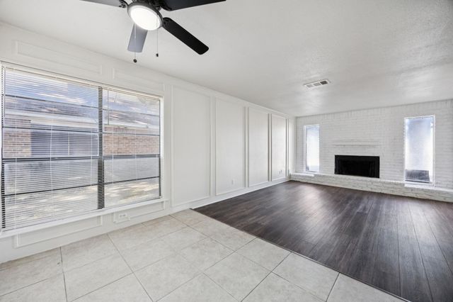 1624 Brown Trail, Hurst, TX 76054