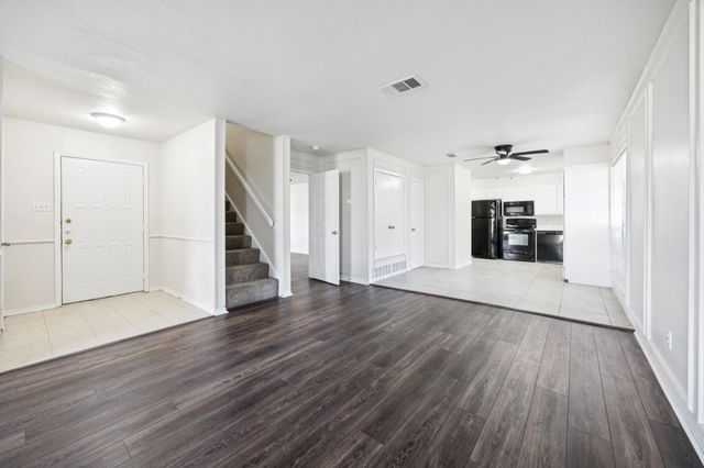 1624 Brown Trail, Hurst, TX 76054