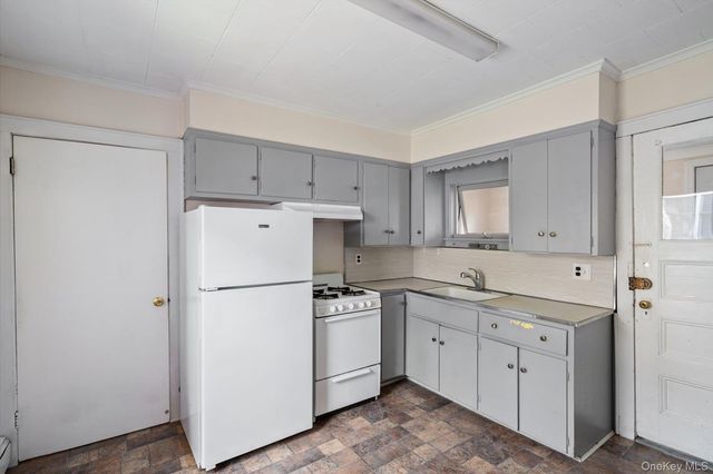 216 Elizabeth Street, Inwood, NY 11096