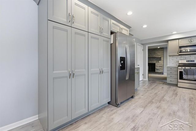 2308 Longfellow Lane, Midland, MI 48640