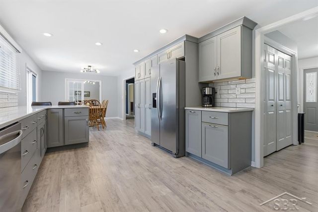 2308 Longfellow Lane, Midland, MI 48640