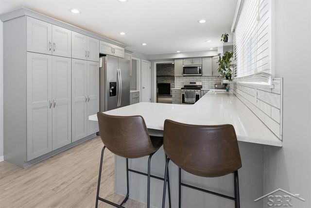 2308 Longfellow Lane, Midland, MI 48640