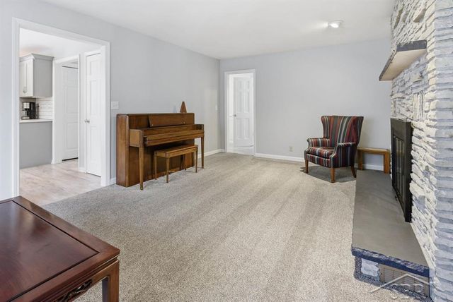 2308 Longfellow Lane, Midland, MI 48640