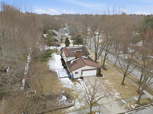 2308 Longfellow Lane, Midland, MI 48640