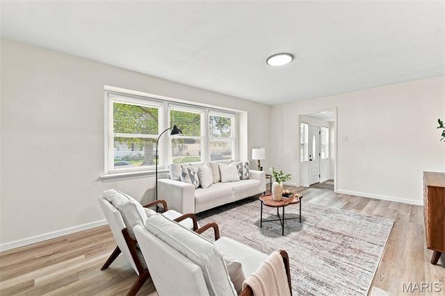 6207 Archwood Lane, St Louis, MO 63123