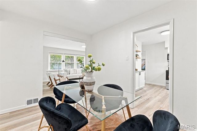 6207 Archwood Lane, St Louis, MO 63123