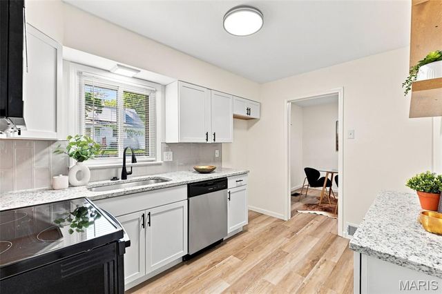 6207 Archwood Lane, St Louis, MO 63123