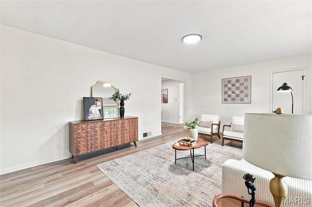 6207 Archwood Lane, St Louis, MO 63123