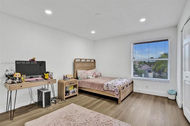 16180 SW 14th Street, Pembroke Pines, FL 33027
