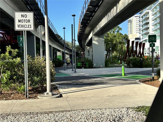 126 SW 17th Rd 201, Miami, FL 33129